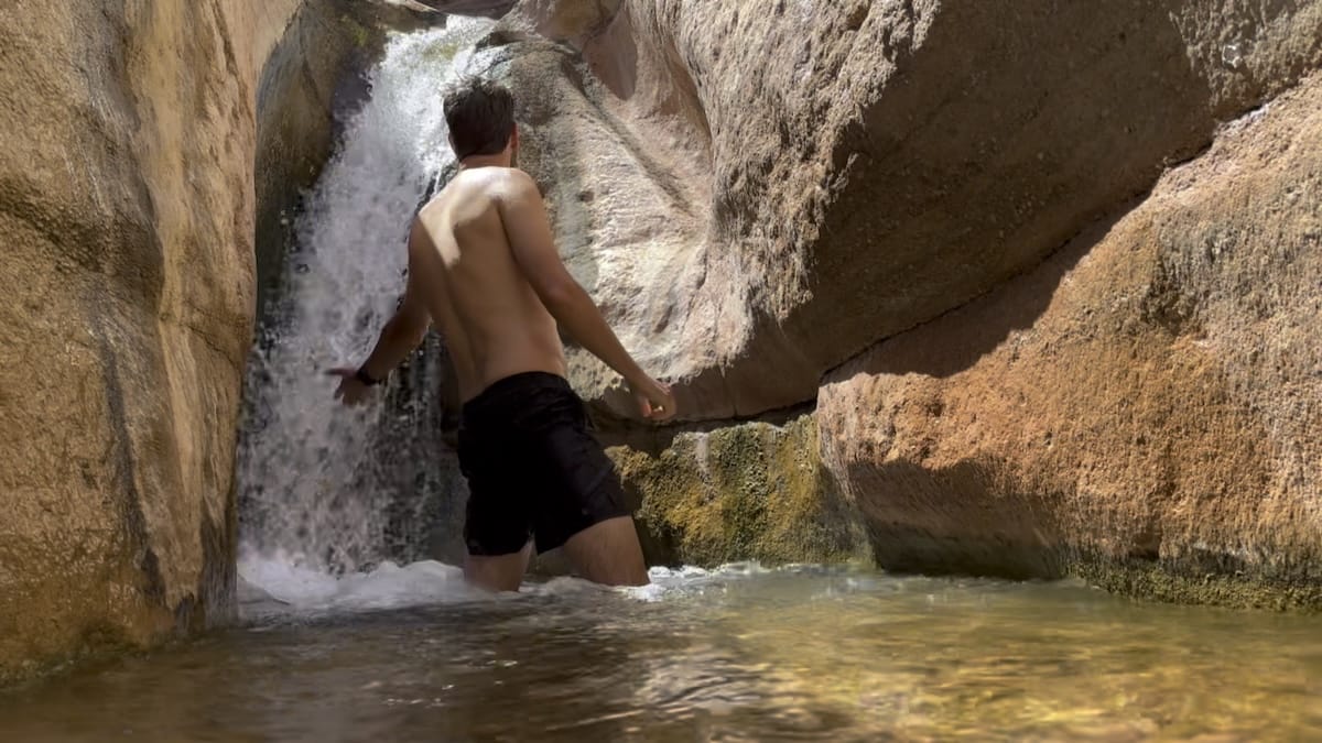 grand-canyon-hiker-cooling-hermit-creek Grand Canyon hiker cooling off in Hermit Creek.