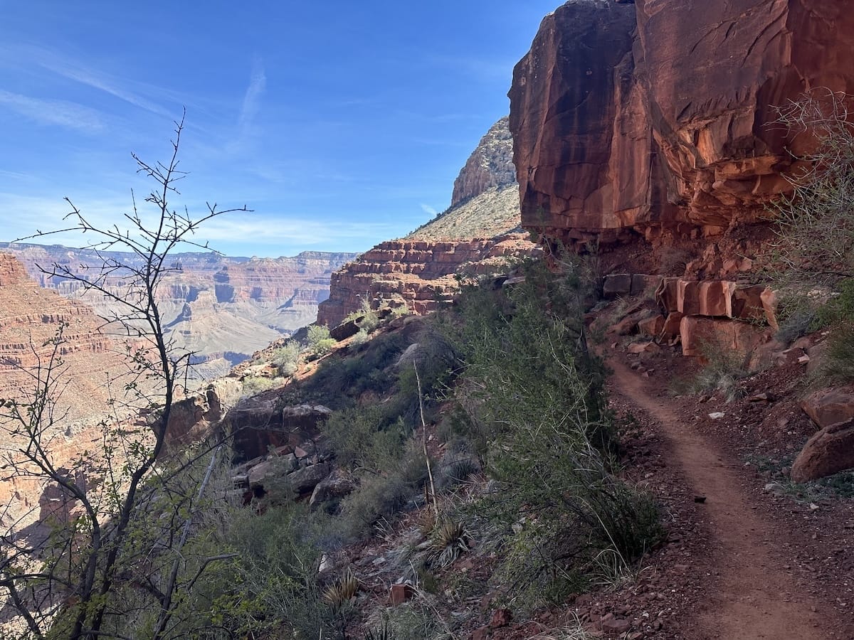 hermits-rest-trail-grand-canyon-hiking Hermits Rest Trail in Grand Canyon National Park, with a narrow path along a cliffside and scenic canyon views.